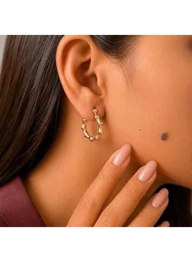 Luxuria Women's gold wavy earrings. Jewelry for women. Color: Shiny gold. - Image 4