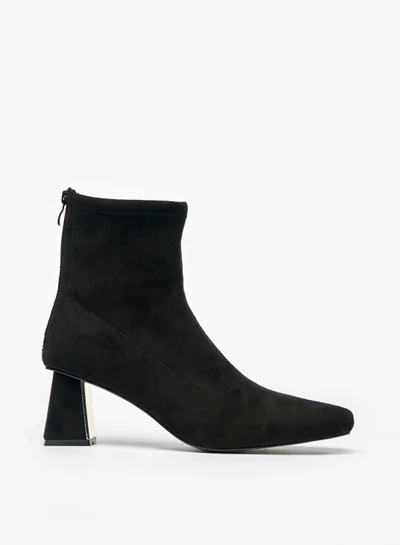 فلورا بيلا من شو إكسبرس Womens Solid Boots With Flared Heels And Zip Closure By Shoexpress