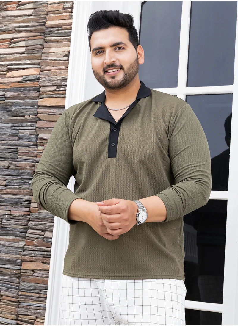 انستافاب بلس Instafab Plus Men's Green & Black Textured Cuban Polo T-Shirt For Casual Wear | Polo Neck | Long Cuffed Sleeves | Half-Button Closure | Plus Size T-Shirt Crafted With Comfort Fit For Everyday Wear