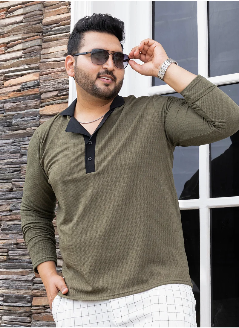 انستافاب بلس Instafab Plus Men's Green & Black Textured Cuban Polo T-Shirt For Casual Wear | Polo Neck | Long Cuffed Sleeves | Half-Button Closure | Plus Size T-Shirt Crafted With Comfort Fit For Everyday Wear