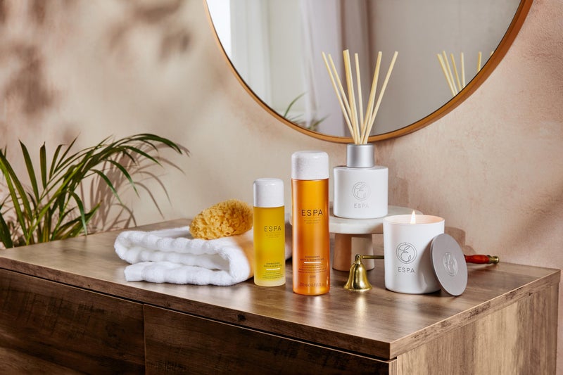 ESPA | Energizing Bath & Shower Gel | 250ml | Peppermint, Eucalyptus & Rosemary - Image 2