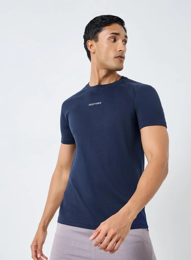 ستايلي اكتيف تيشيرت بأكمام ريجلان وقصة عادية للرجال