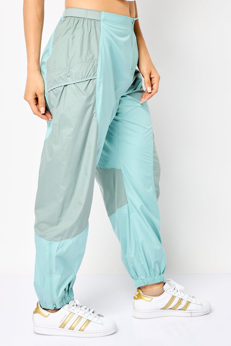 Nike سروال رياضي نسائي مناسب للتدريب، متعدد الألوان - Image 3