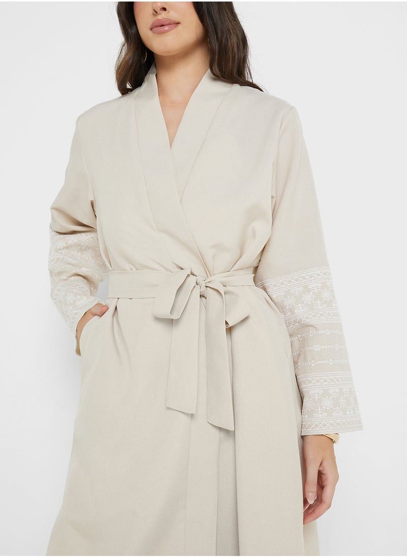 Khizana - Abaya With Patterned Sleeve - Image 1