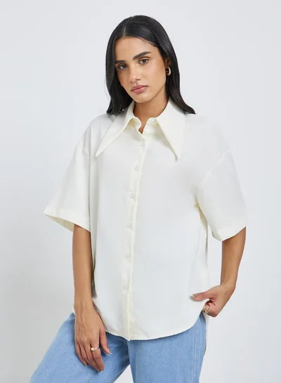 Styli Styli Solid Buttoned Spread Collar Shirt