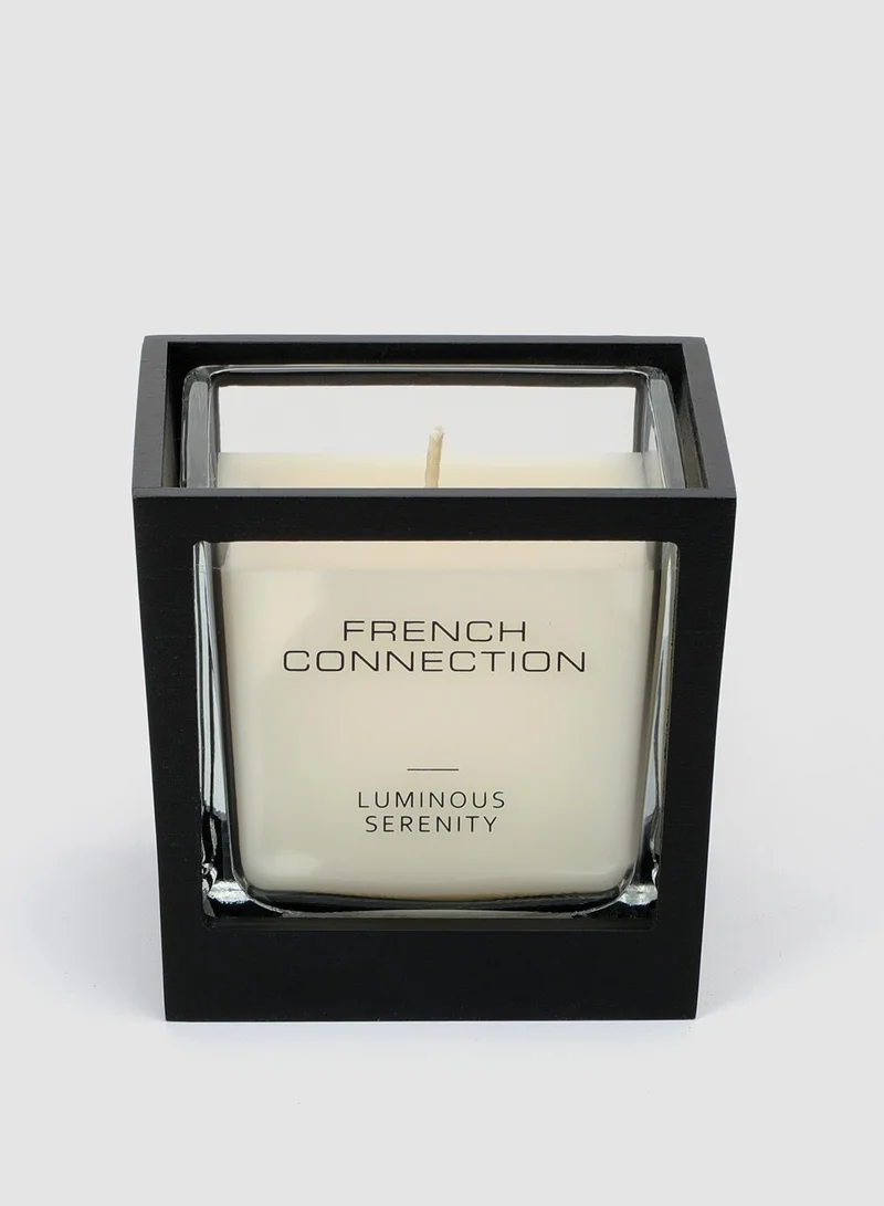 فرنش كونكشن شمعة صفاء مضيئة بإطار خشبي أسود ٢٠٠ جرام