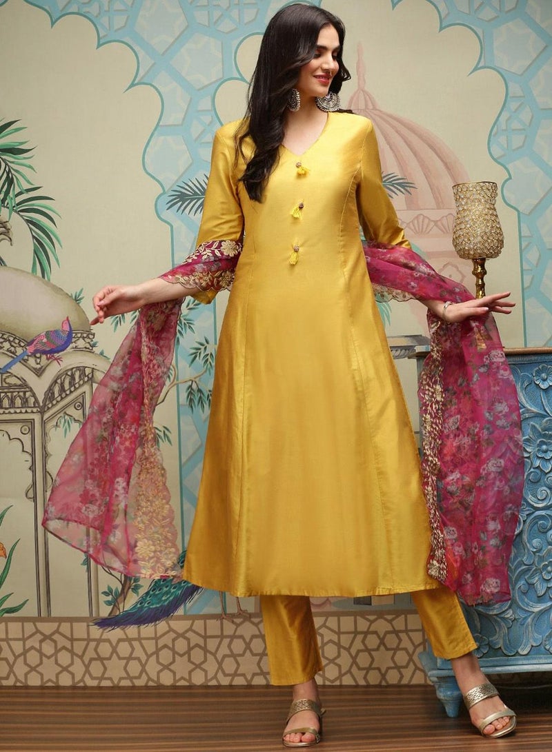 ISHIN Women Yellow Kurta Set with Duppatta - Image 5