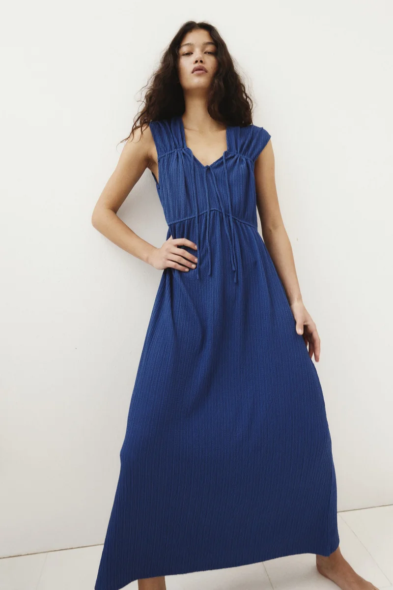 H&M Tie-detail dress