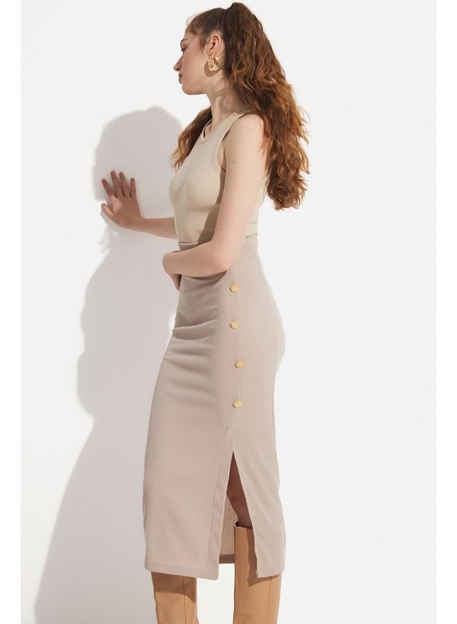 جون جيبة صوف بيج بتفاصيل أزرار يونيو - Image 1