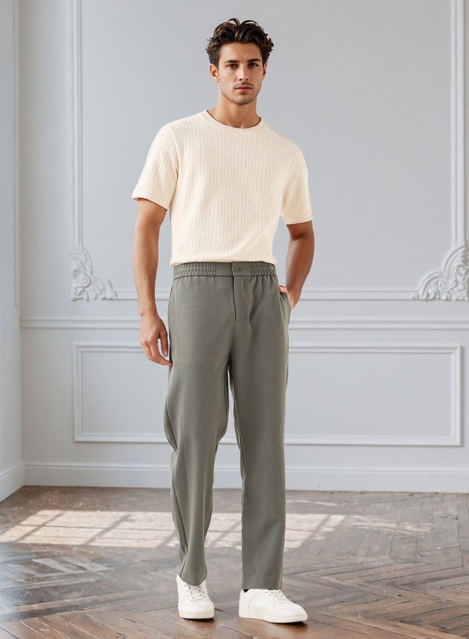 ايكونيك تيشيرت رجالي كلاسيكي بياقة دائرية وأكمام قصيرة بنقوش - Image 2