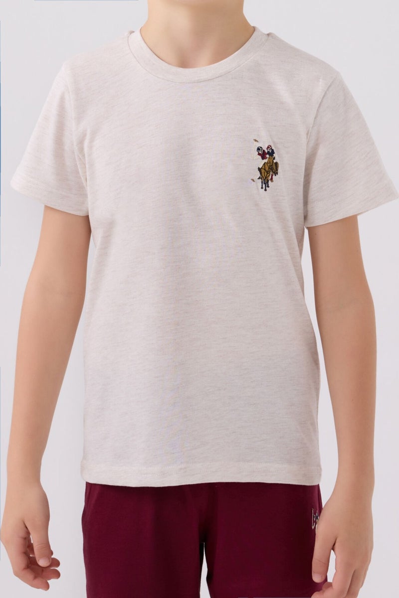 U.S. Polo Assn. طقم شورت أزرق فاتح عنابي للأولاد  - Image 4