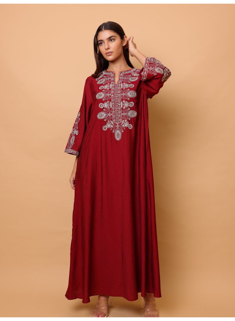 اكسا جلابية كاجوال سادة بتفاصيل تطريز على الجهة الأمامية والجانبية - Image 5