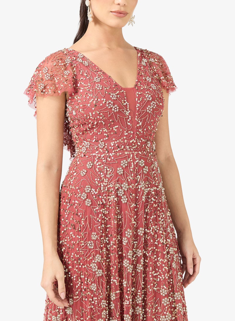 بيوت فستان ماكسي مزين بالترتر بياقة على شكل حرف - Image 3