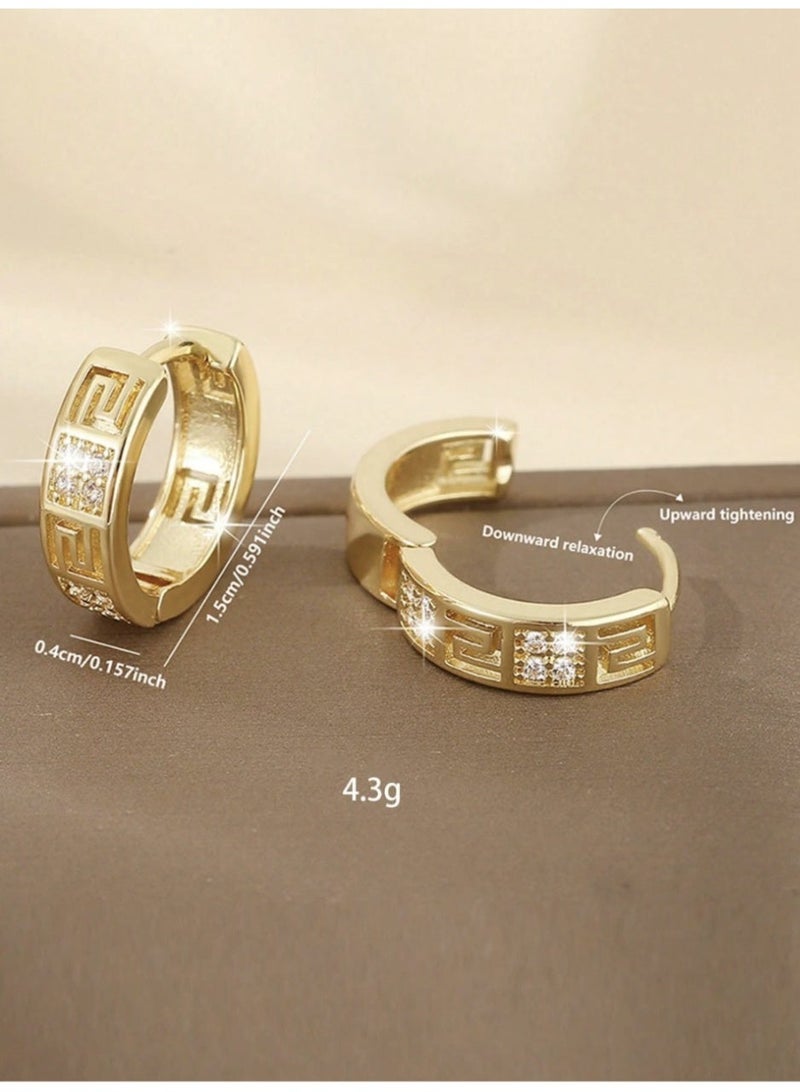 ڤيا أقراط دائرية فاخرة بتصميم هندسي راقٍ ومشبّع بالفصوص البراقة - Image 2