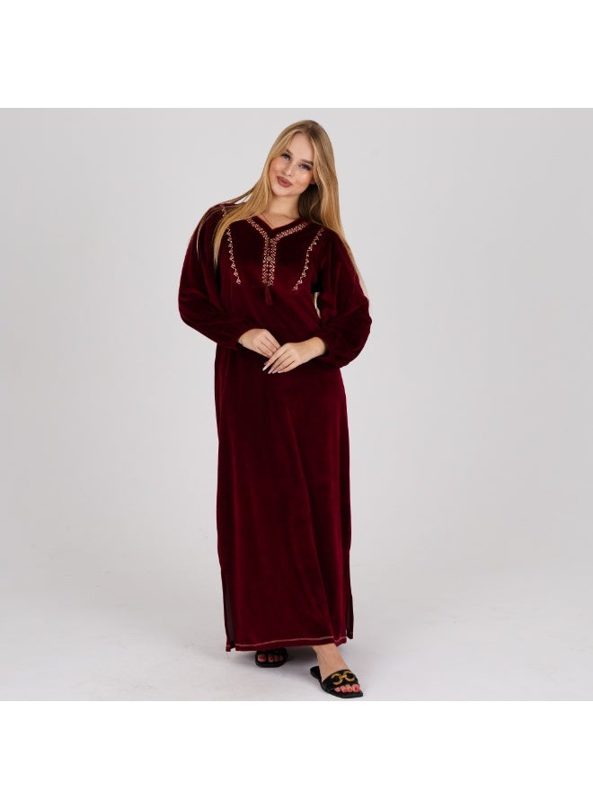 زيكوتكس  جلابية نسائية قطيفة (مخمل) فاخرة بتطريز هندسي وأكمام طويلة - لون عنابي ملكي - Image 1