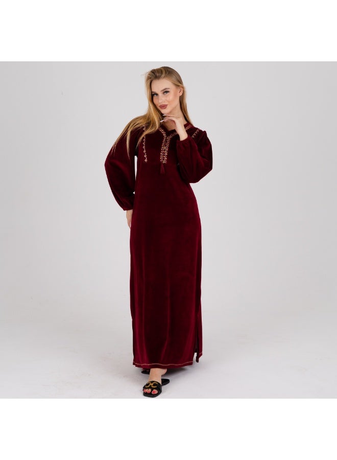 زيكوتكس  جلابية نسائية قطيفة (مخمل) فاخرة بتطريز هندسي وأكمام طويلة - لون عنابي ملكي - Image 4