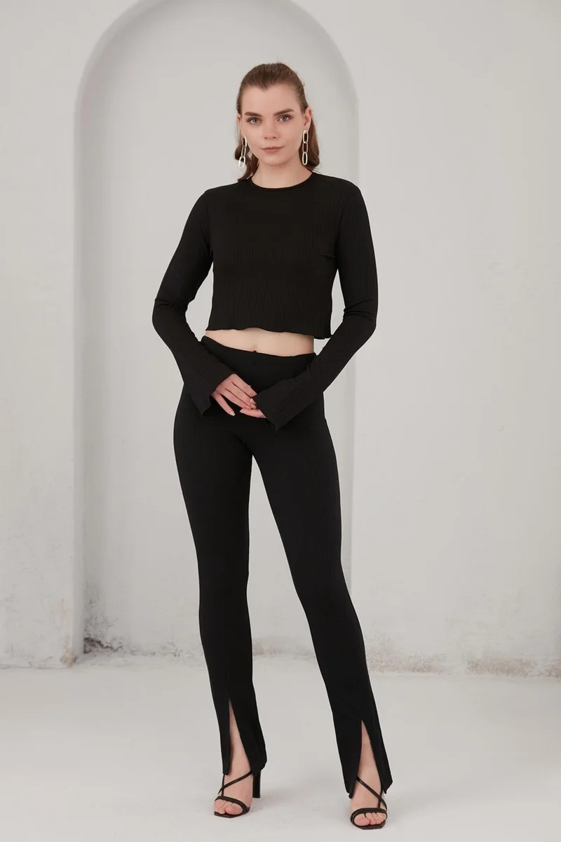 الكسندر جاردي Spanish Sleeve Crop Top (B22-120UST)