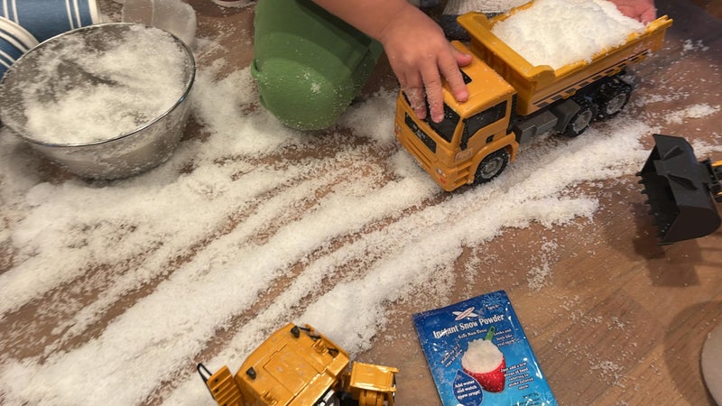 Science Gone Fun 200 Grams of Instant Snow Powder Will Make About 80 Cups of Fluffy Instantly Snow  Brand - Image 3