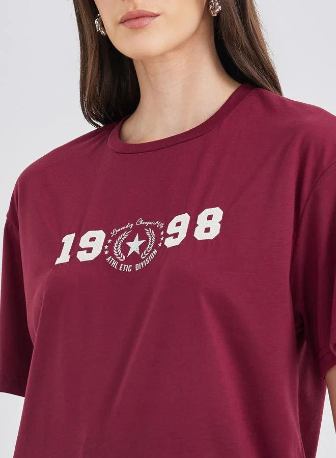 Styli Styli Women Burgundy 1998 Graphic Print Short Sleeve Oversized T-Shirt