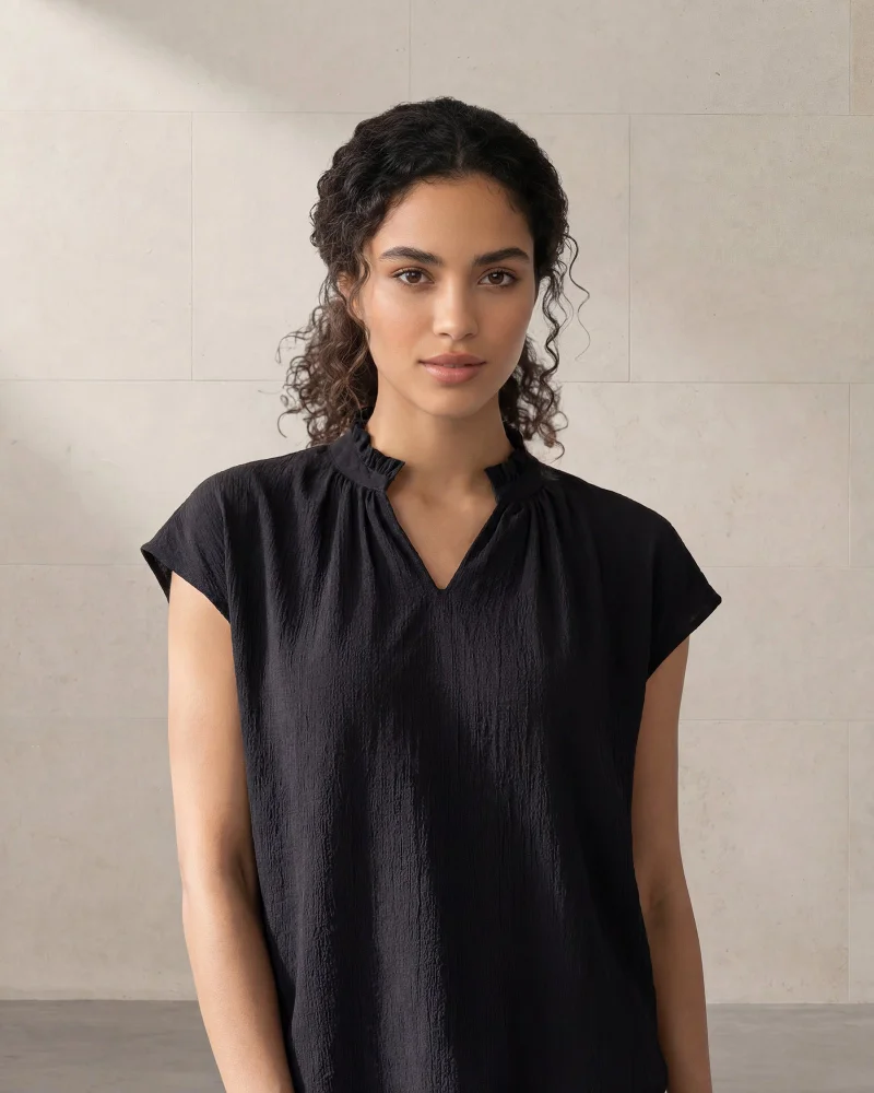 ردتاغ Women Black Plain Casual Blouse