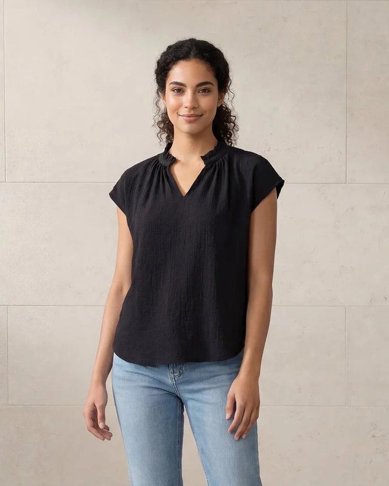 ردتاغ Women Black Plain Casual Blouse