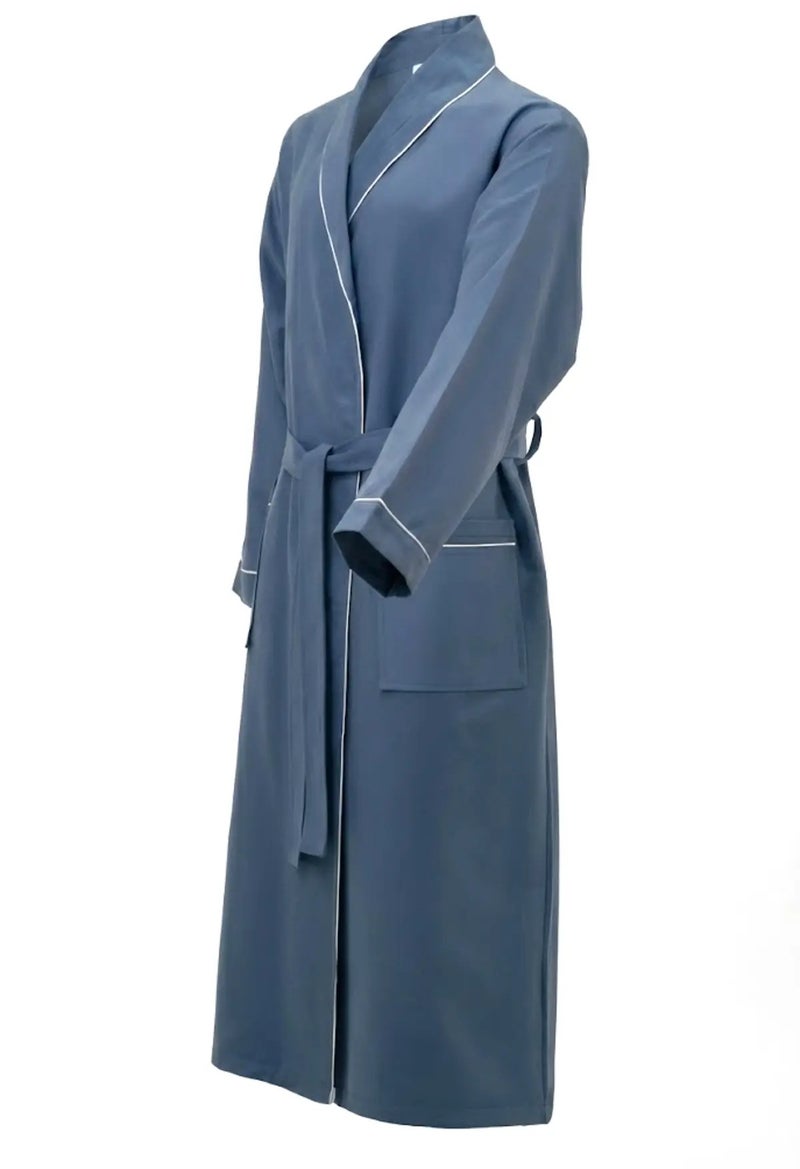 ldeen Ultra-absorbent and quick-drying microfiber bathrobe, offering perfect comfort after bathing, and ideal for travel. Features a sleek, lightweight design that fits easily into its signature pouch, making it your perfect companion for trips or daily use. It effortlessly combines luxury with easy care - Image 2