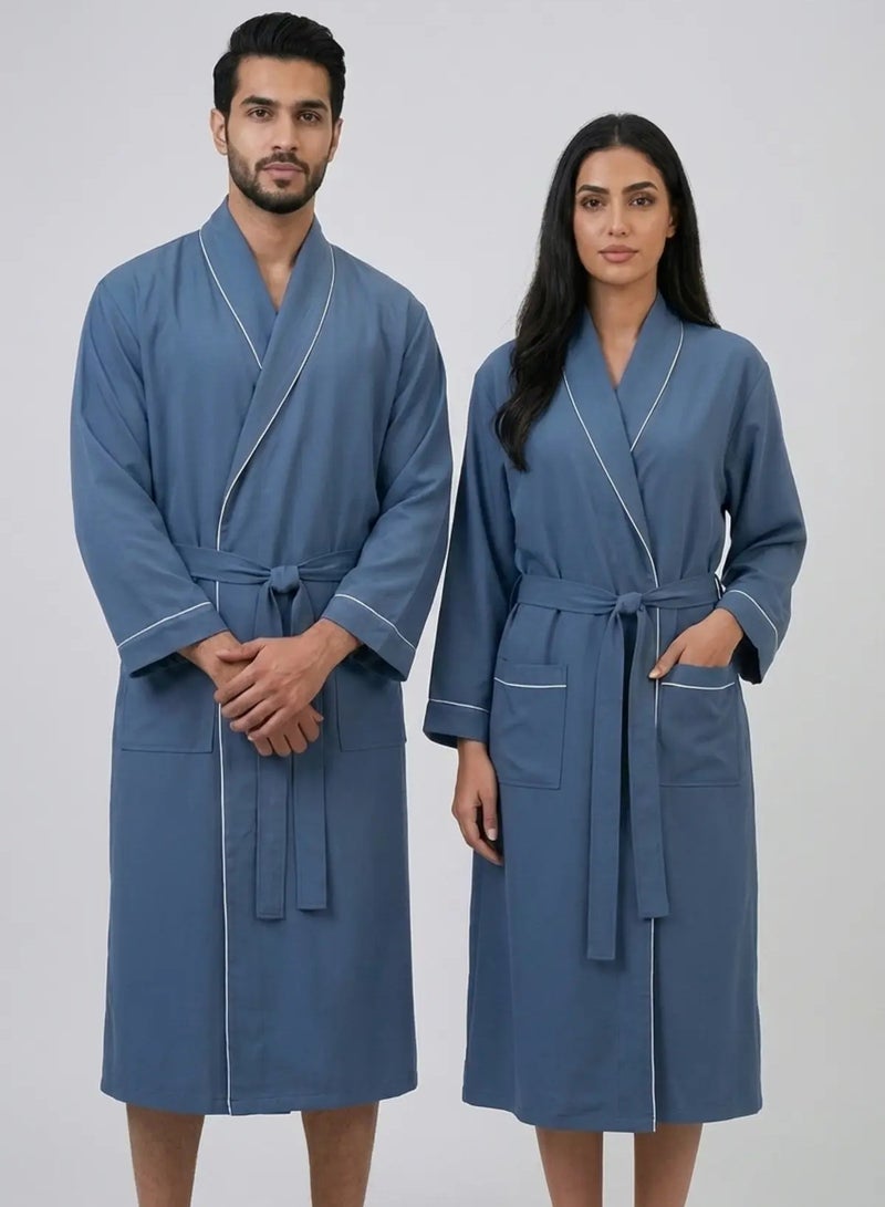 ldeen Ultra-absorbent and quick-drying microfiber bathrobe, offering perfect comfort after bathing, and ideal for travel. Features a sleek, lightweight design that fits easily into its signature pouch, making it your perfect companion for trips or daily use. It effortlessly combines luxury with easy care - Image 1