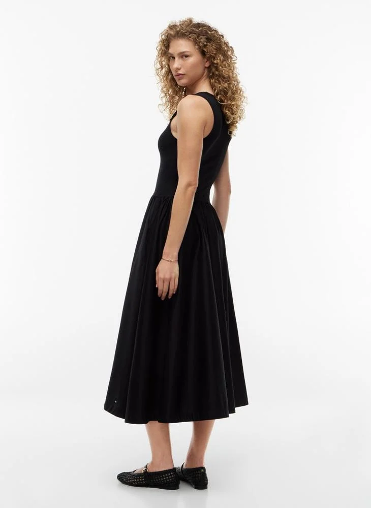 تومي هيلفيغر Gold-Tone Button Slim Mixed Midi Dress