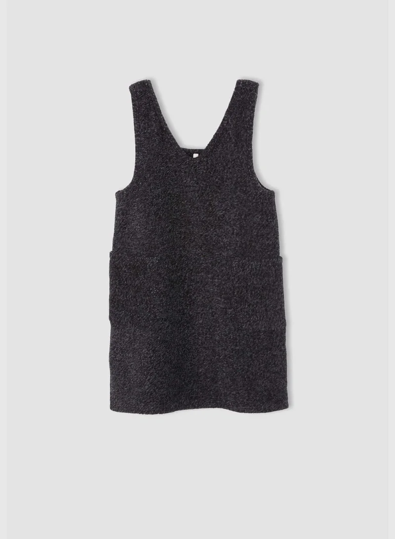 DeFacto Regular Fit V-Neck Sleeveless Vest