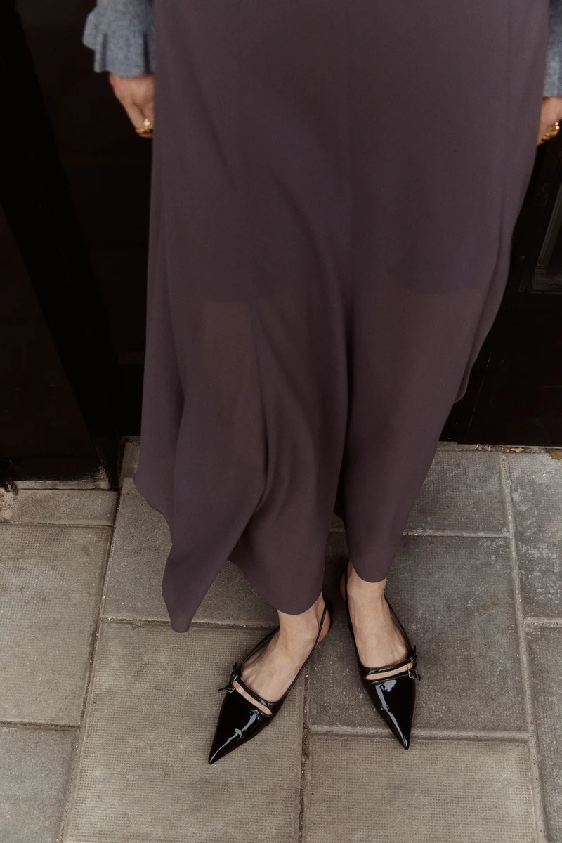 اتش اند ام تنورة ماكسي بحافة واسعة