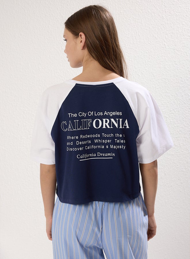 trendyol Navy Blue 100% Cotton Color Block Slogan Printed Relaxed Crop Knit T-Shirt - Image 4