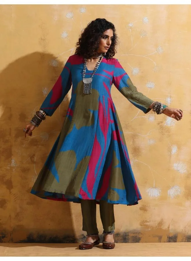 ترو برونز trueBrowns Blue Green Floral Print Muslin Silk Fit and Flare Kurta Set