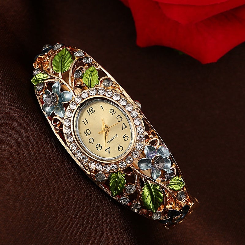 Women’s watch, Hong Kong‑style fashion timepiece, versatile international‑trade design, petite and niche high‑end bracelet watch, minimalist yet luxurious.
