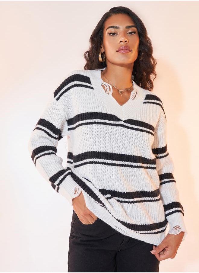 Wide Striped Distressed V Neck Sweater - pzsku/ZB879741764A8F291EE61Z/45/_/1732177944/0e5d210c-d59d-4a55-babd-c858f95570c3