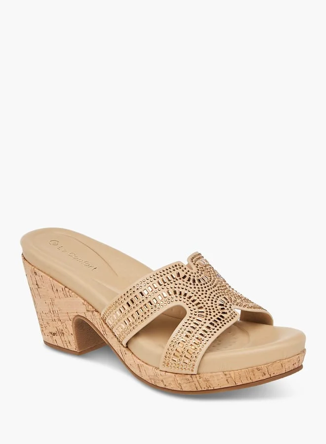 لو كونفورت صنادل نسائية سهلة الارتداء مزينة بالأحجار بكعب عريض