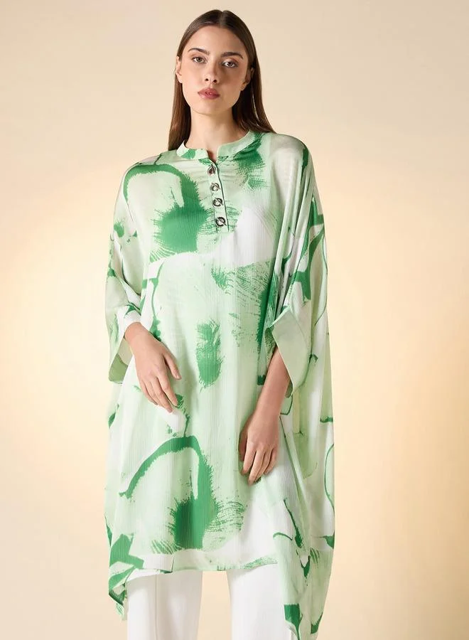 ايكونيك توب مطبوع بتصميم أيقوني وياقة ماندرين وأكمام طويلة