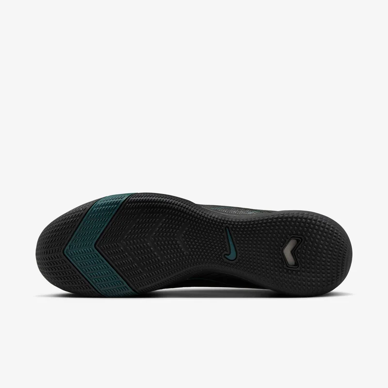 Nike Black Men's Mercurial Vapor 16 Academy Football Shoes for Men | Best Price UAE