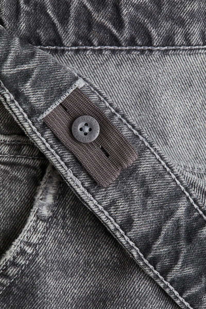 اتش اند ام شورت كاربنتر من الدنيم