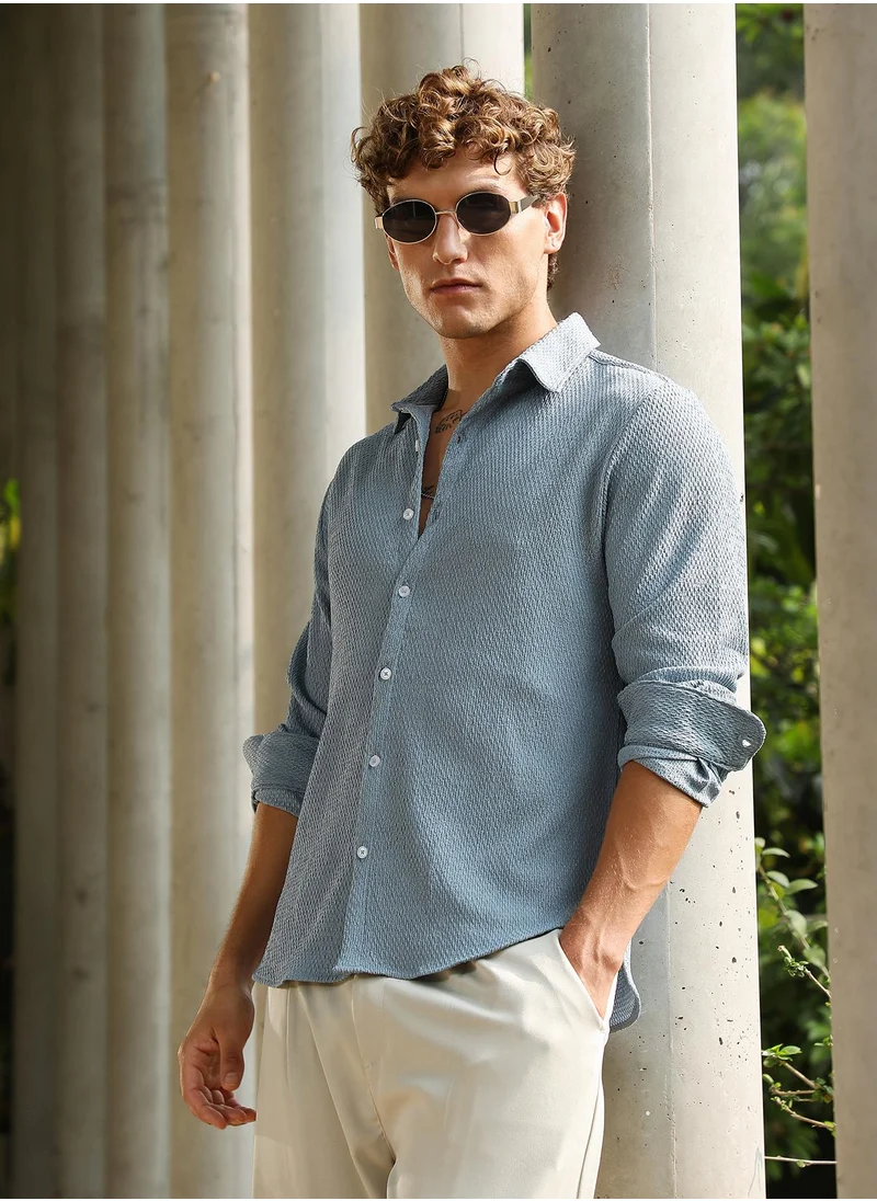 Campus Sutra Men's Powder Blue Weave-Tactile Shirt For Casual Wear | Spread Collar | Long Cuffed Sleeves | Button Closure | Shirt Crafted With Comfort Fit For Everyday Wear