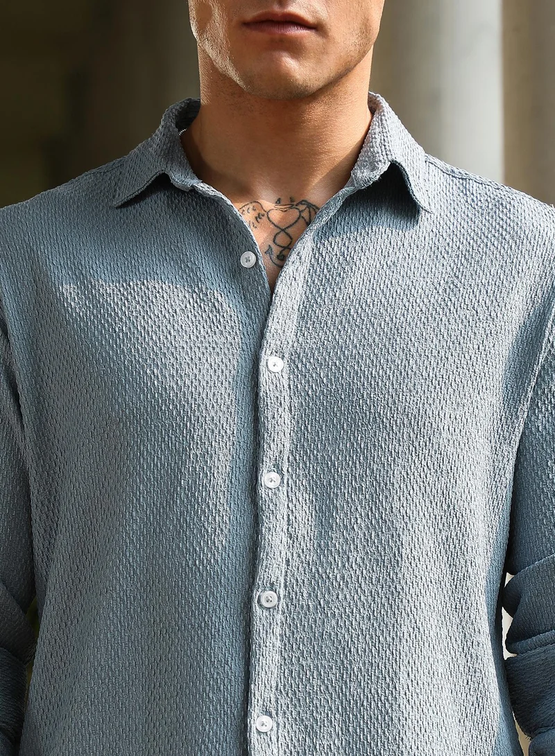 Campus Sutra Men's Powder Blue Weave-Tactile Shirt For Casual Wear | Spread Collar | Long Cuffed Sleeves | Button Closure | Shirt Crafted With Comfort Fit For Everyday Wear