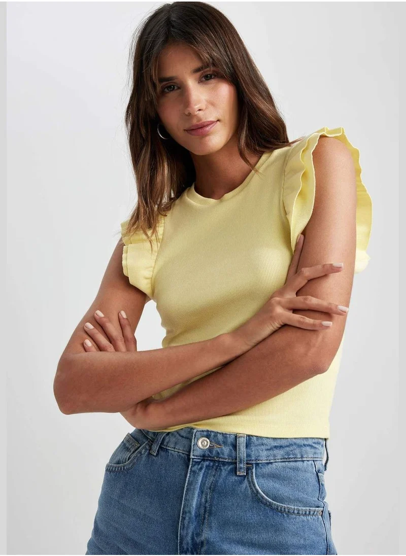 ديفاكتو Slim Fit Sleeveless Frill Detail T-Shirt
