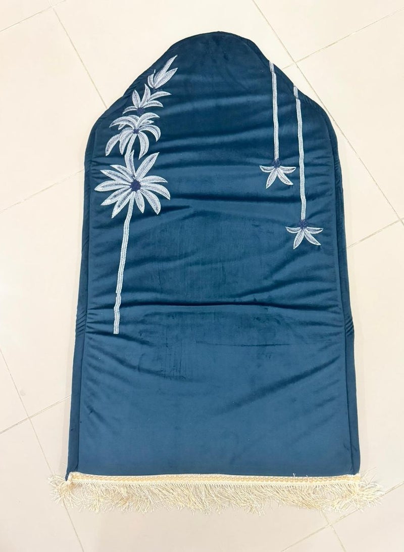 Prayer rug set with broken rug - Image 2