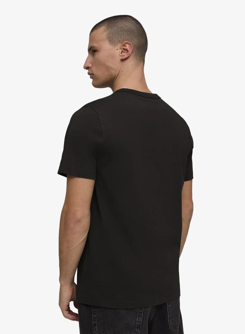 PUMA Classic Graphic T-Shirt