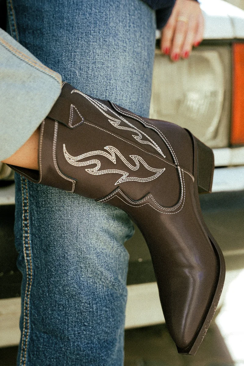 مارجين Women's Pointed Toe Embroidered Western Boots Tevlus