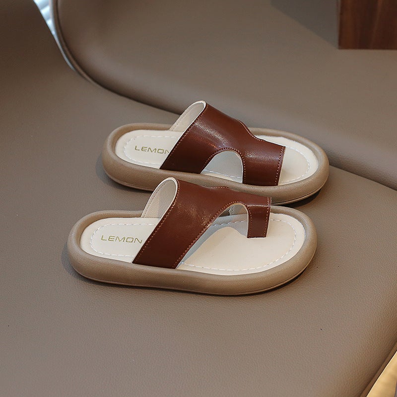 حذاء الأطفال 2026 أطفال فتيات 'أزياء الانزلاق على Sandals مع مستدير إصبع القدم للخارج ارتداء أنيقة الأطفال Sandals - Image 1