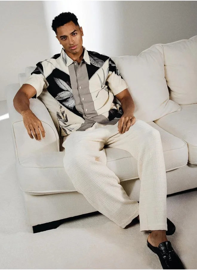 Iconic Iconic Leaf Print Shirt with Short Sleeves