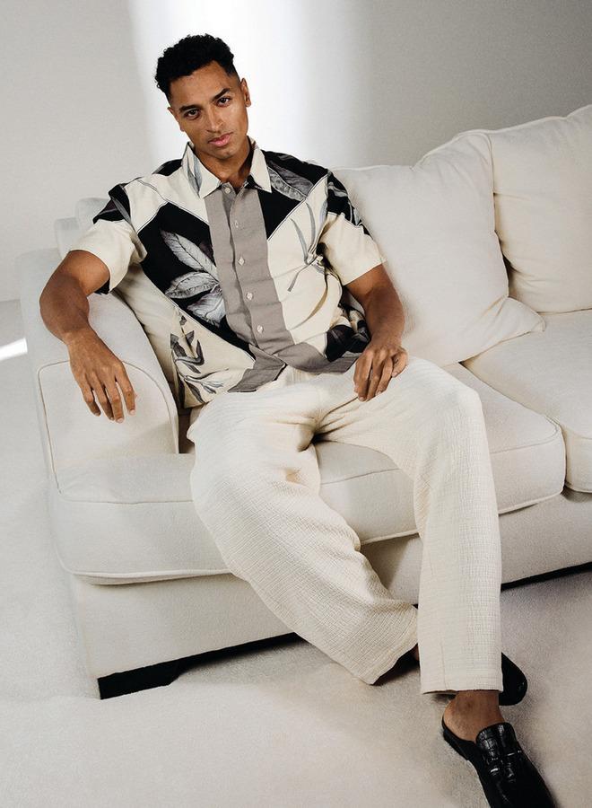 Iconic Leaf Print Shirt with Short Sleeves - Image 1