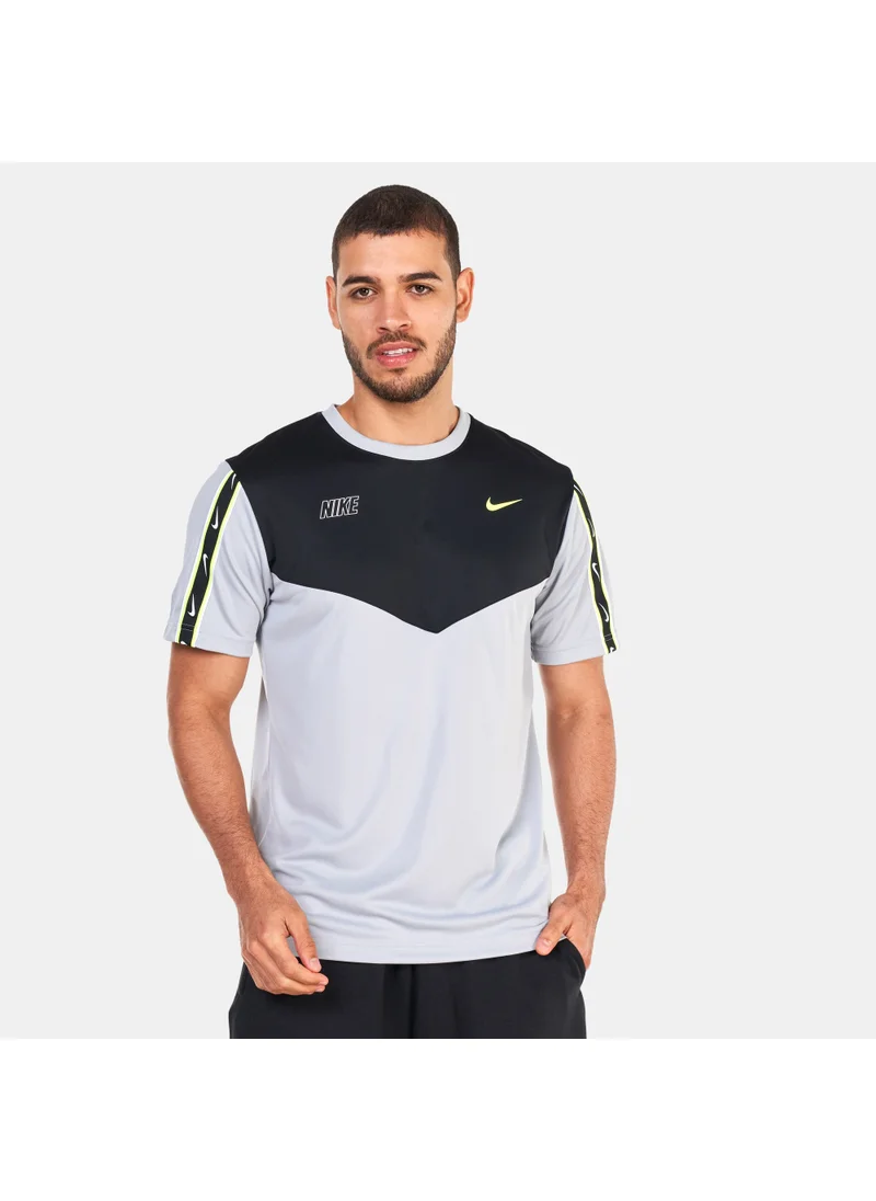 Nike Men's Sportswear Repeat T-Shirt