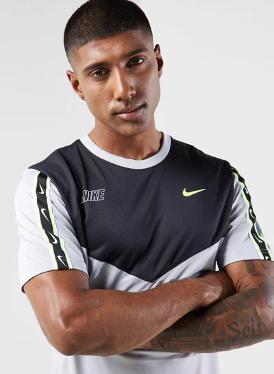 Nike Men's Sportswear Repeat T-Shirt