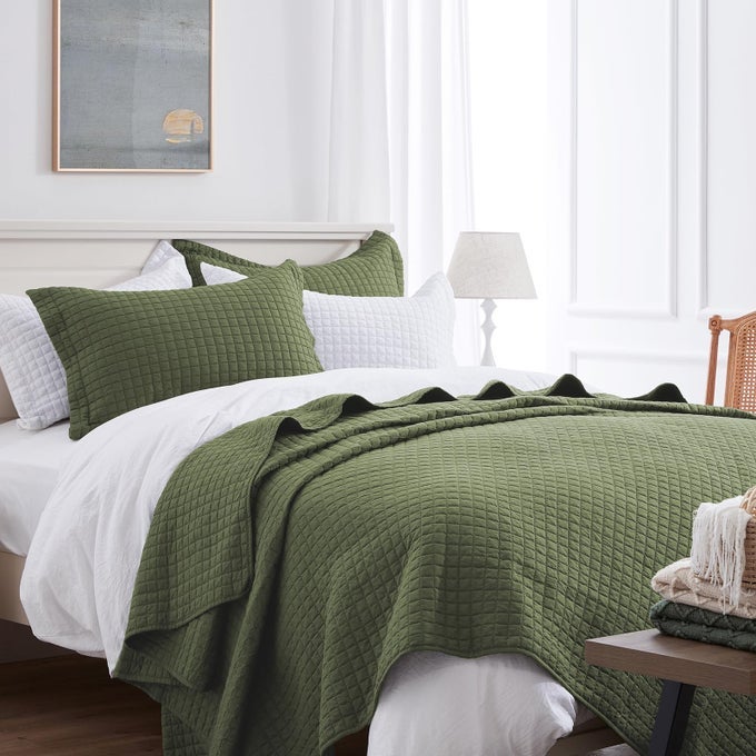 OLIVE GREEN QUILT KING SIZE LIGHTWEIGHT BLANKET BEDSPREAD SOFT REVERSIBLE COVERLET FOR ALL SEASON 3PCS ARMY GREEN SQUARE QUILTED BEDDING SET 1 QUILT 2 PILLOW SHAMS106X96